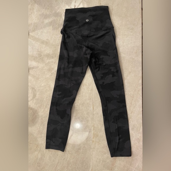 Lululemon Align leggings, camouflage print, 23’ - Picture 3 of 3
